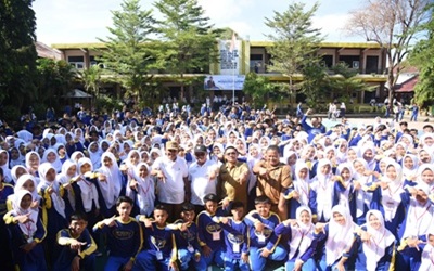 Hari Pertama MPLS: Mendikdasmen Ajak Bangun Karakter Anak Sejak Langkah Pertama di Sekolah